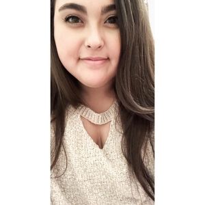 Meet your Posher, Danielle